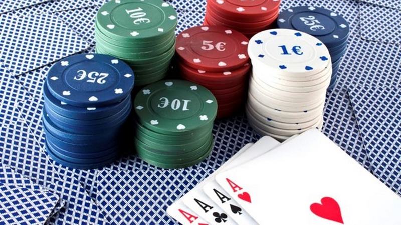 Cá cược bài Poker đổi thưởng trực tuyến tại UK88